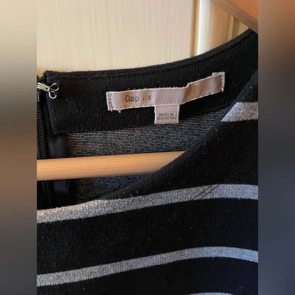 Gap Shortsleeved Black and Gray Stripe Mini Dress Size S - Picture 3 of 6